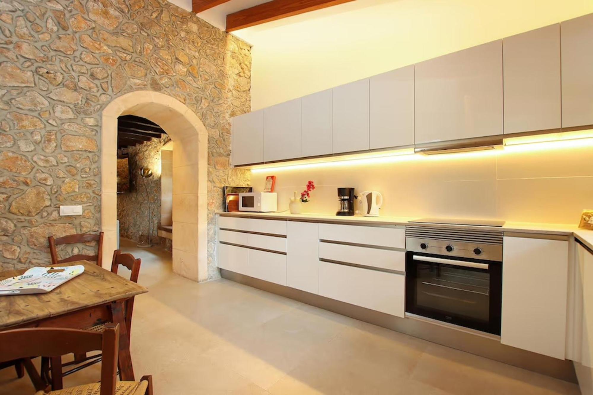 Rustic House Recently Renovated With Views To The Mountains By Renthousing *