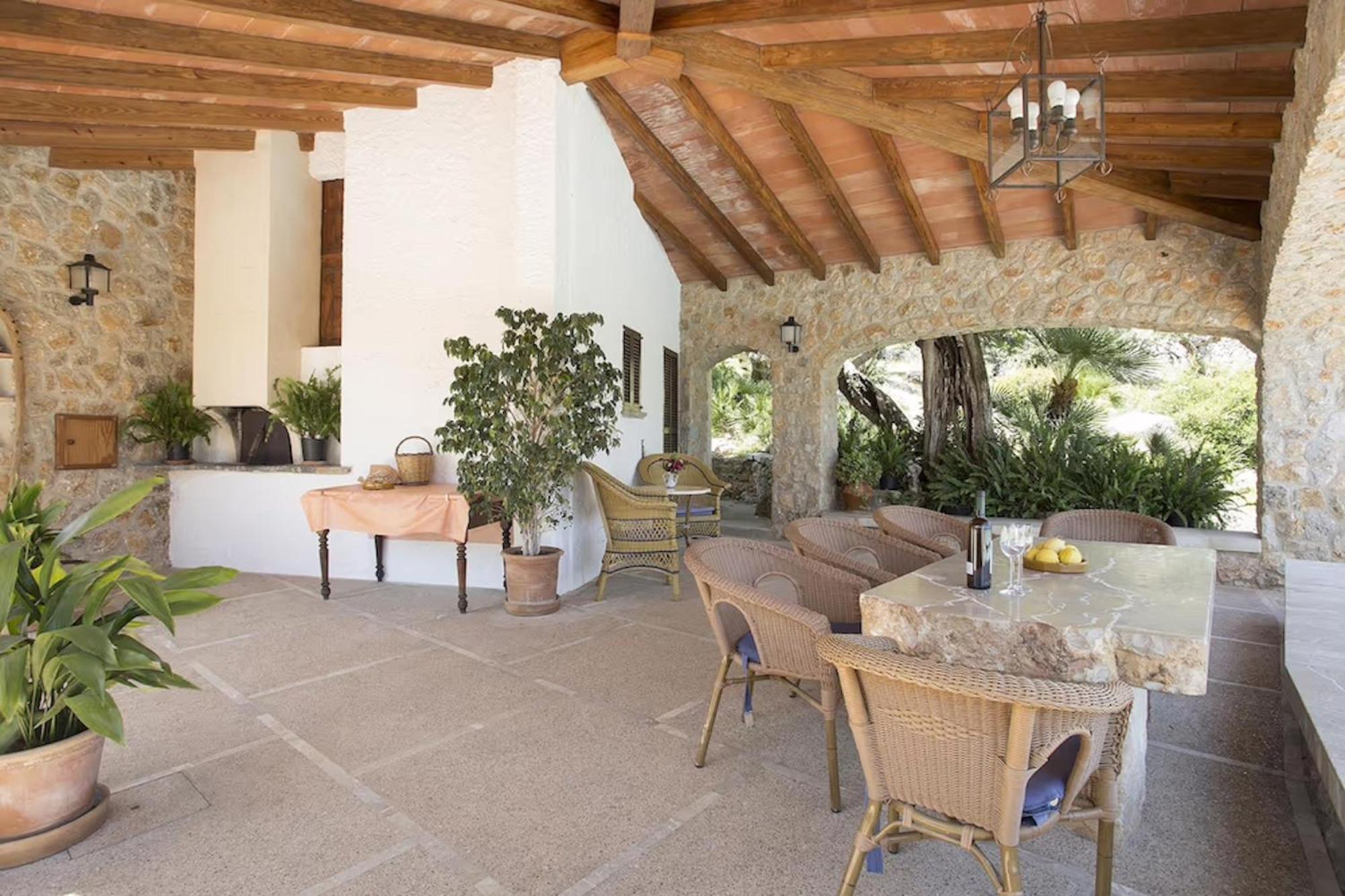 Rustic House Recently Renovated With Views To The Mountains By Renthousing