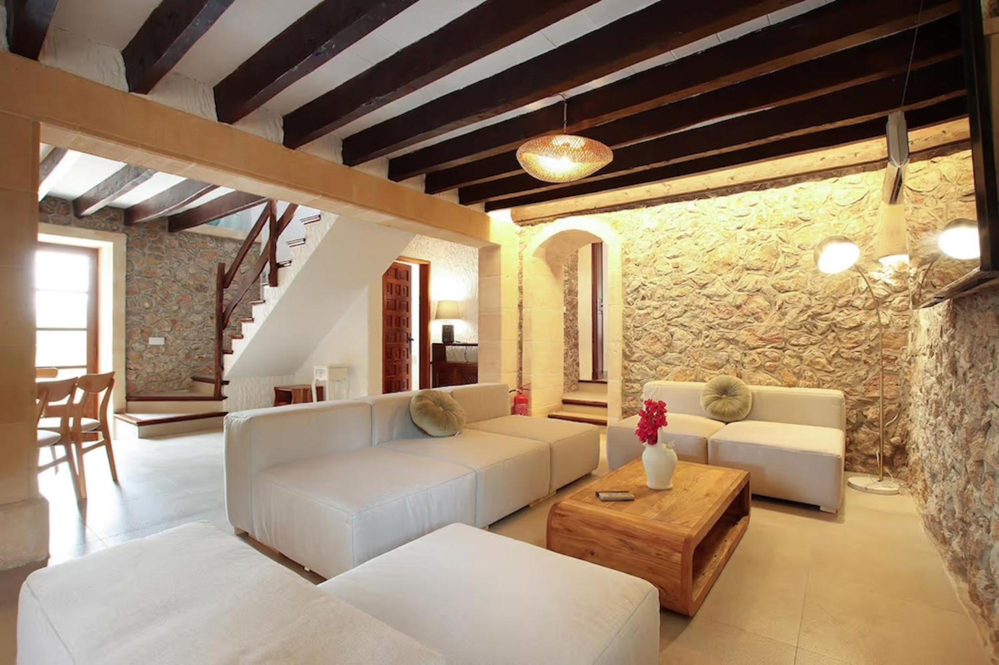 Rustic House Recently Renovated With Views To The Mountains By Renthousing