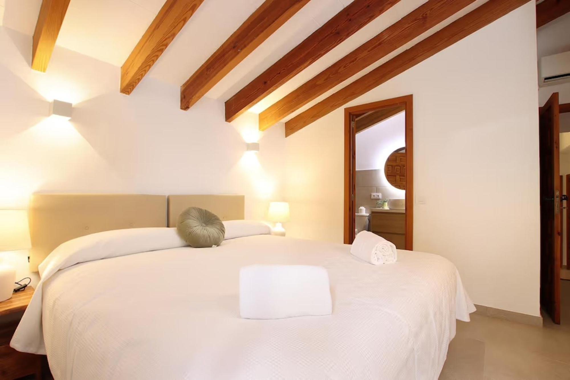 Villa Rustic House Recently Renovated With Views To The Mountains By Renthousing *