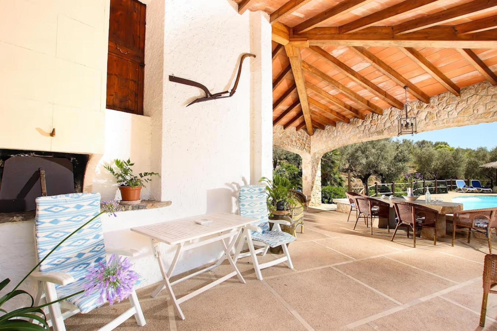 Rustic House Recently Renovated With Views To The Mountains By Renthousing Villa *