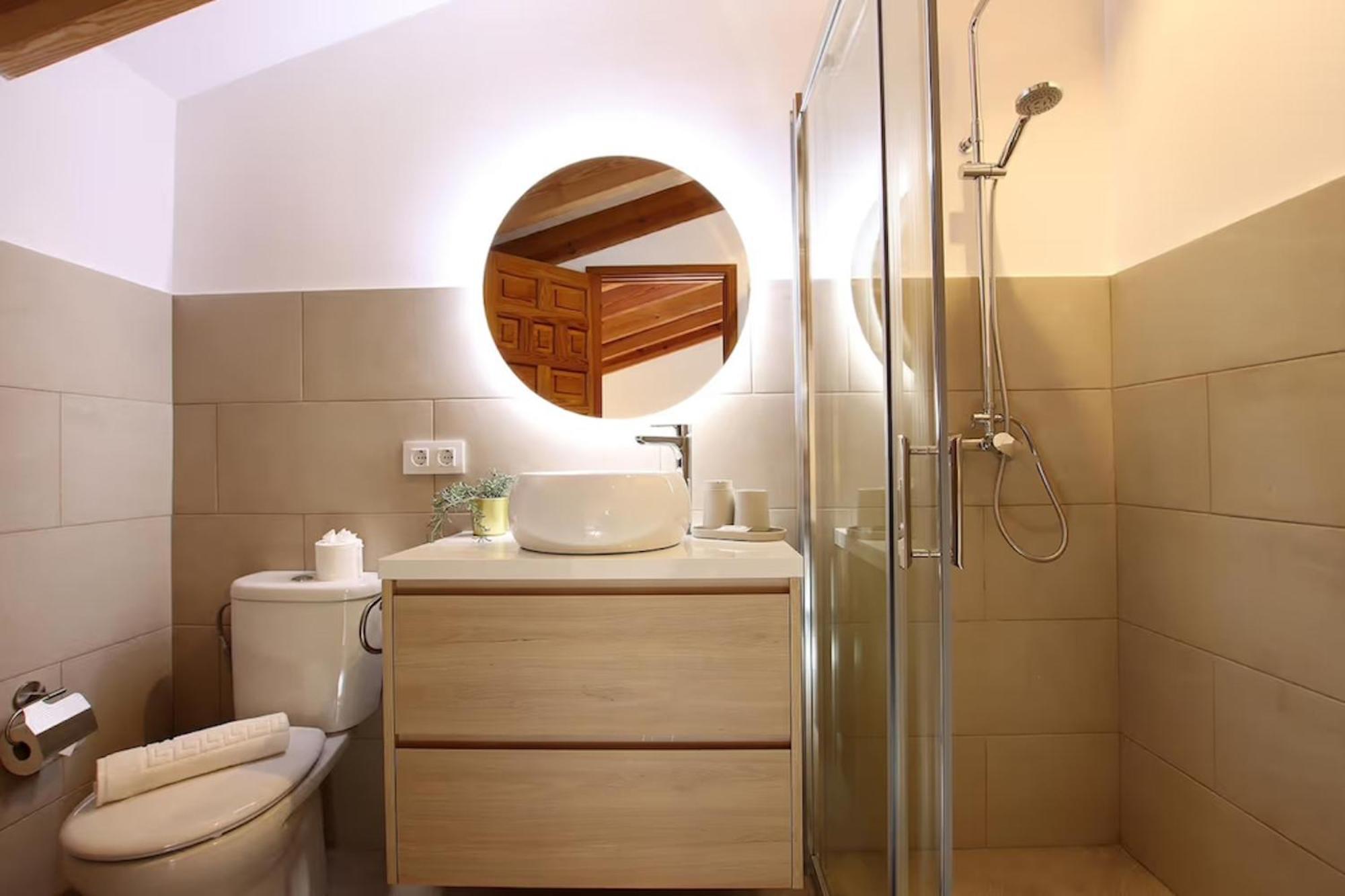 Rustic House Recently Renovated With Views To The Mountains By Renthousing Villa *