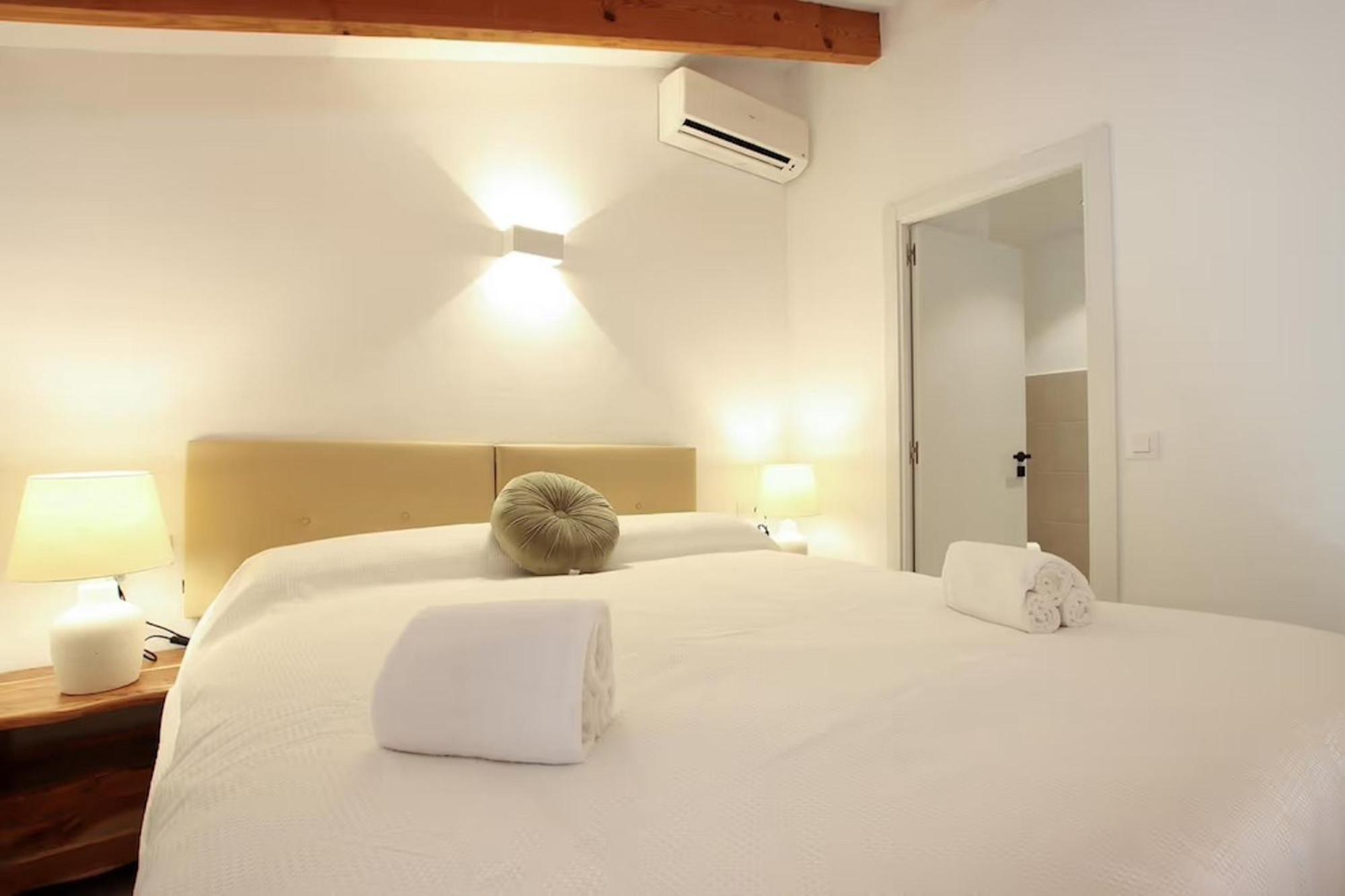 Villa Rustic House Recently Renovated With Views To The Mountains By Renthousing